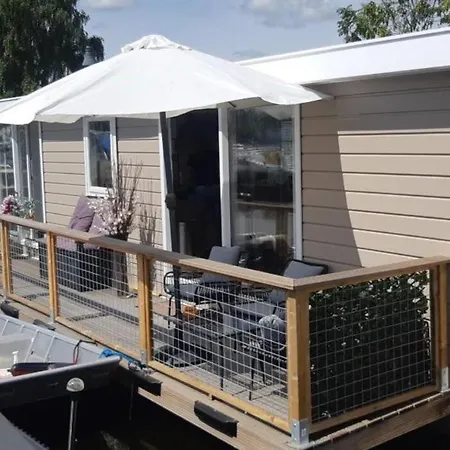 Cozy Luxury Houseboat With 2 Terraces آلسمير