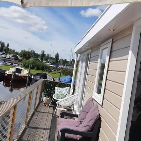 بوتيل Cozy Luxury Houseboat With 2 Terraces *