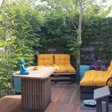 بوتيل Cozy Luxury Houseboat With 2 Terraces