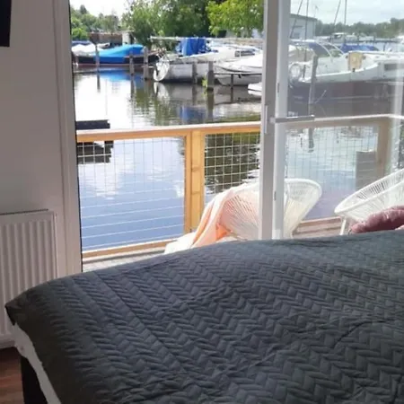 Cozy Luxury Houseboat With 2 Terraces آلسمير